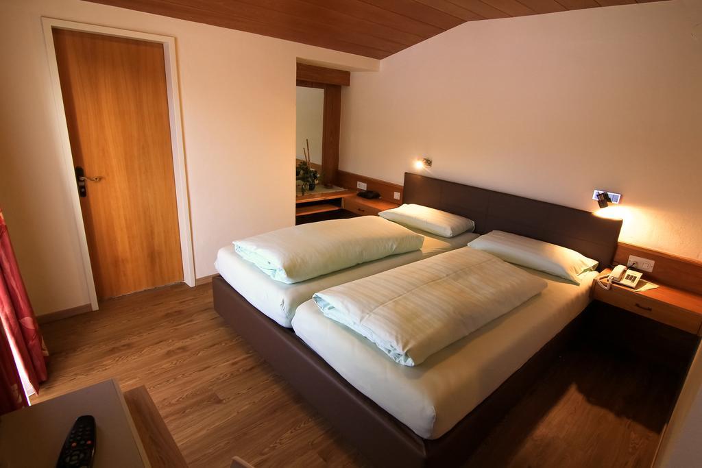 Hotel Cristallago Seefeld in Tirol Zimmer foto