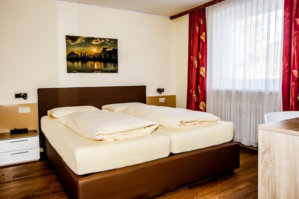 Hotel Cristallago Seefeld in Tirol Zimmer foto
